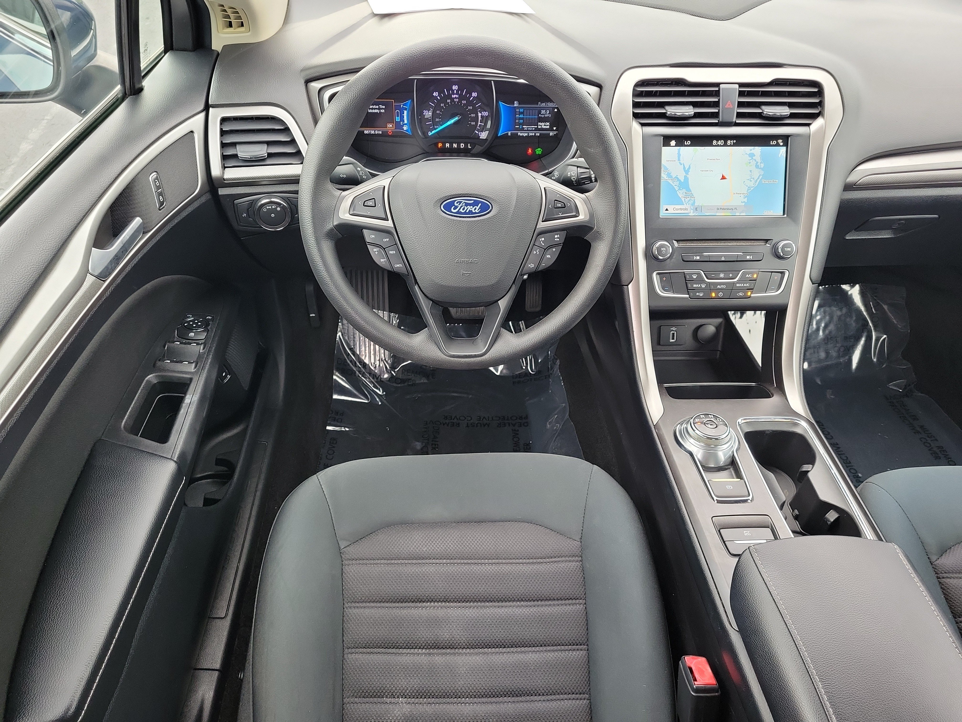 Used 2018 Ford Fusion SE FWD image 14