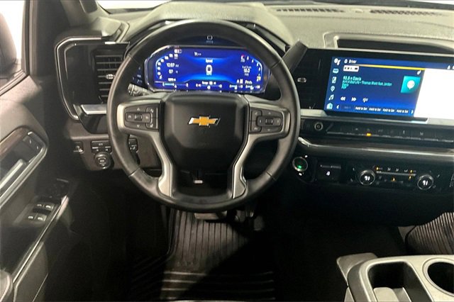 Used 2025 Chevrolet Silverado 1500 LT image 9