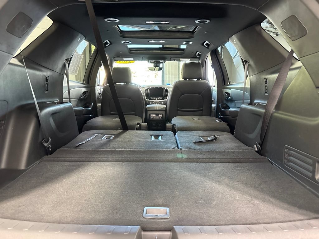 Used 2023 Chevrolet Traverse LT w/ LT Premium Package AWD/4WD image 56