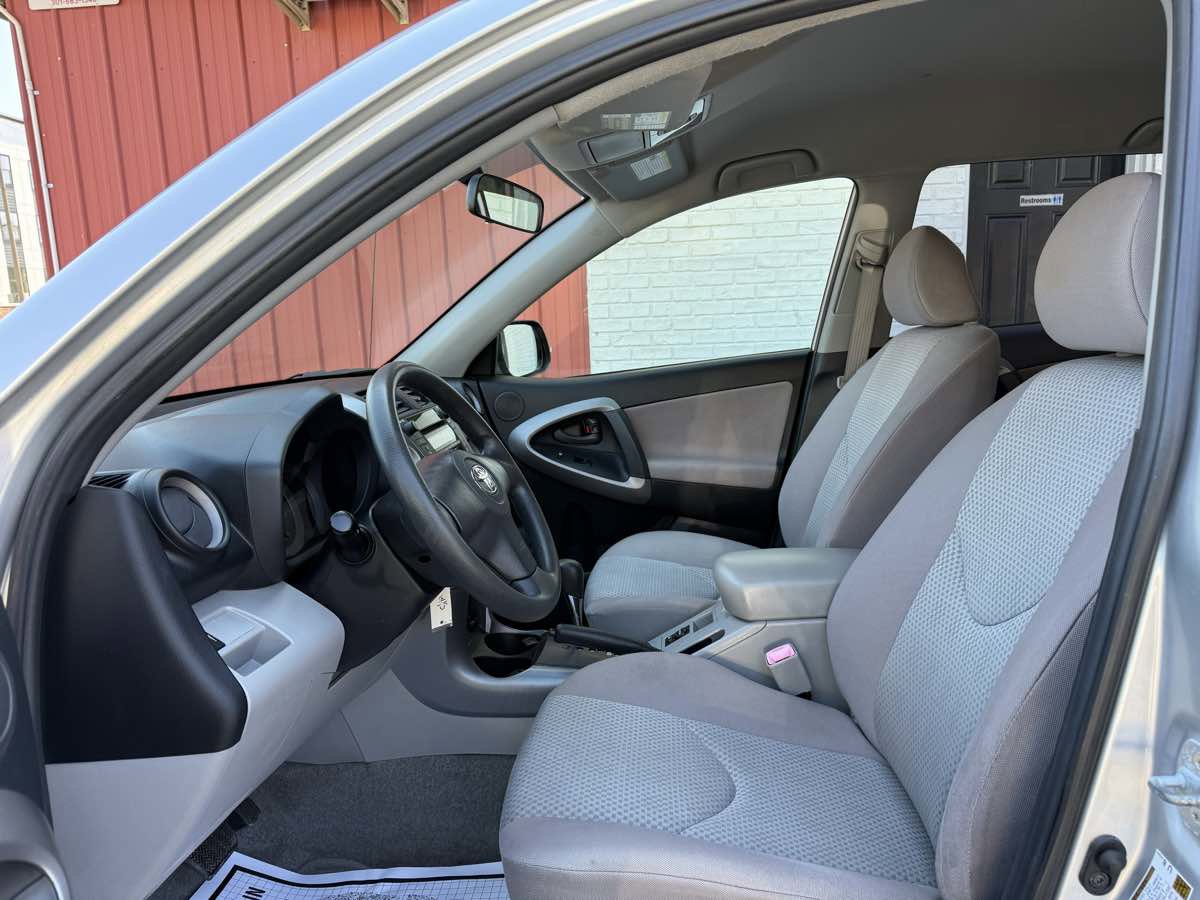 Used 2006 Toyota RAV4 2WD image 9