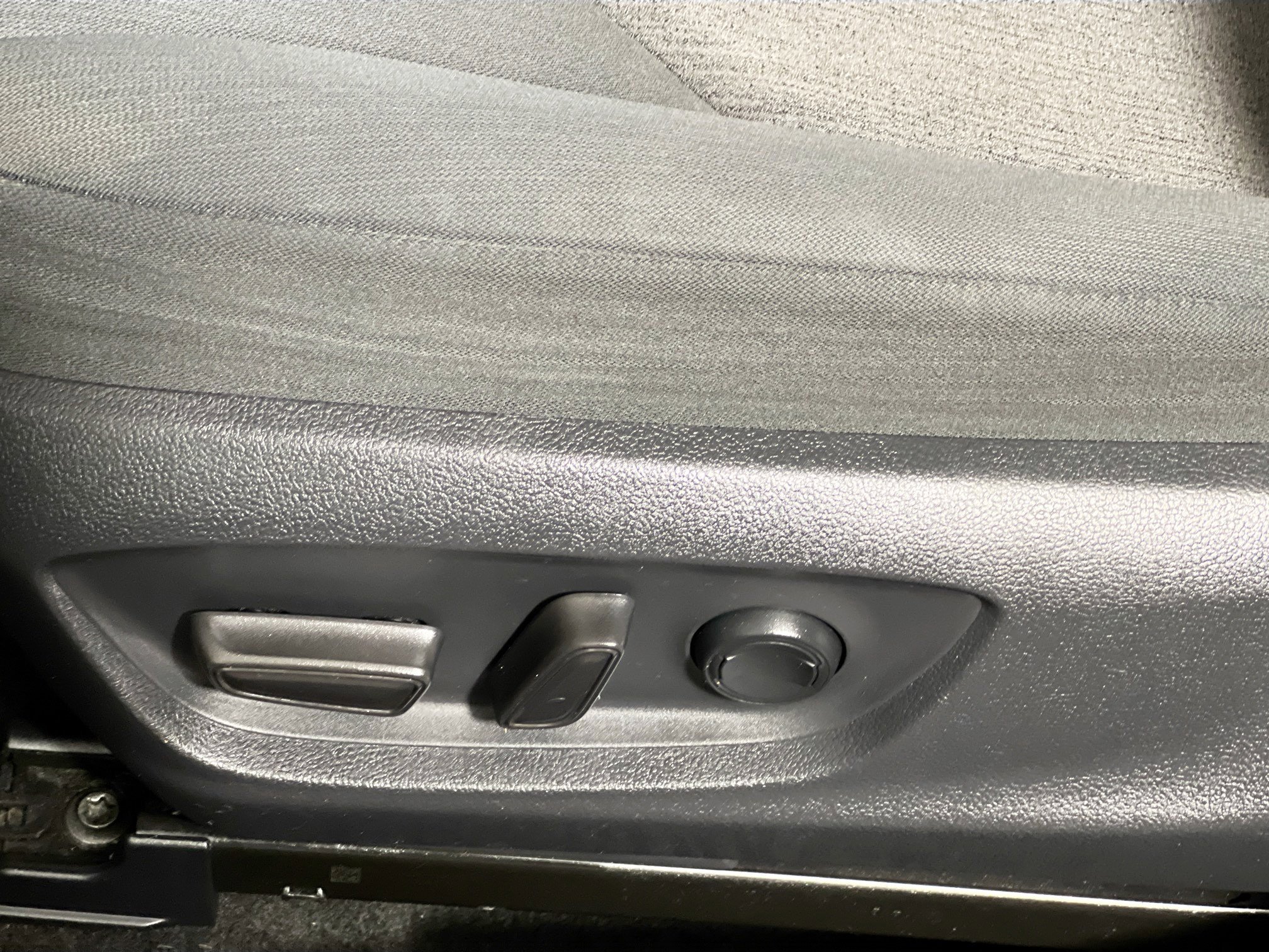 Used 2021 Toyota Camry LE FWD image 15