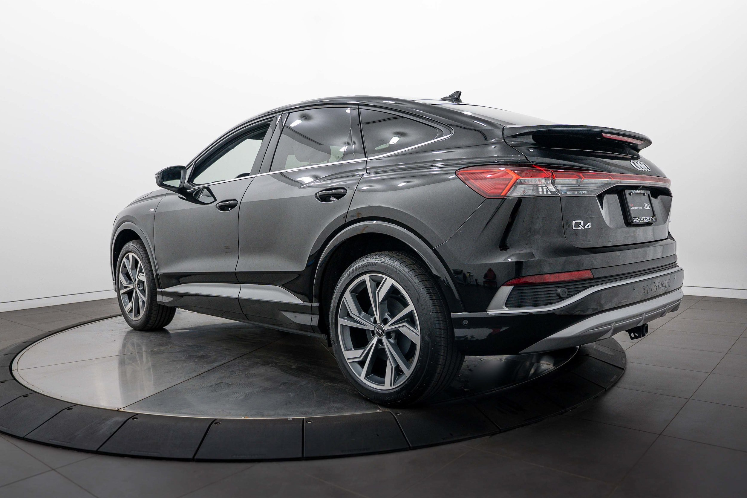 Certified 2023 Audi Q4 e-tron Premium Plus w/ Premium Plus AWD/4WD image 5