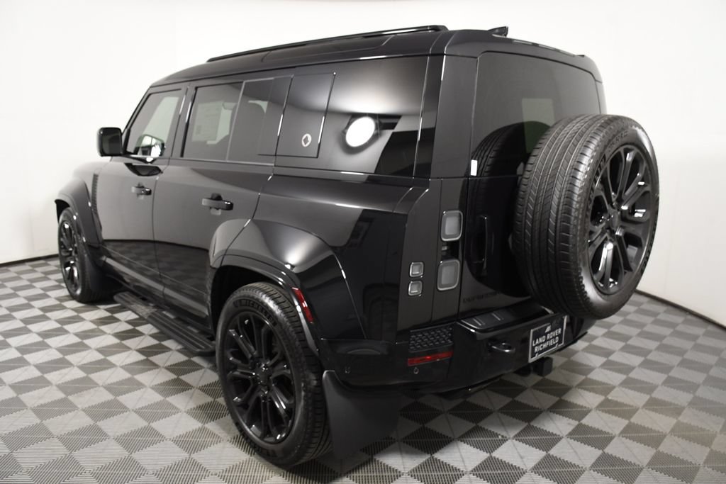 Used 2026 Land Rover Defender 110 OCTA AWD/4WD image 4
