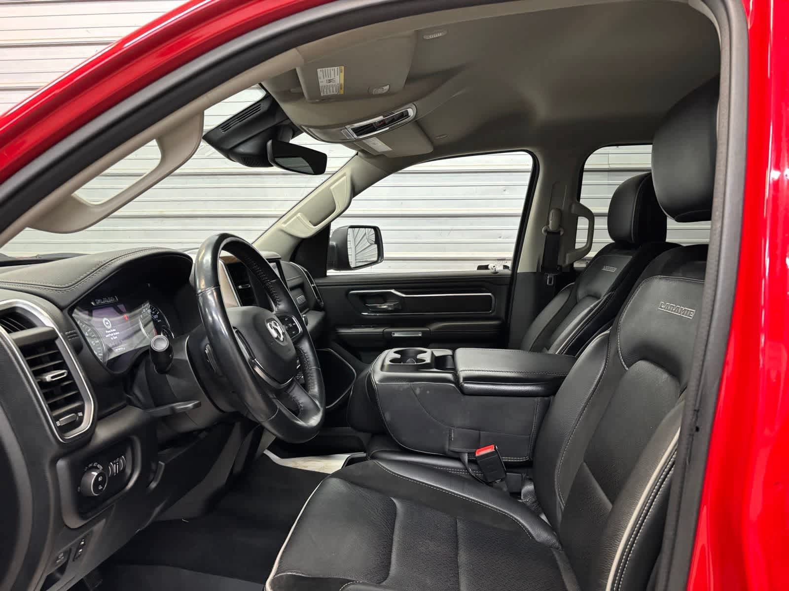 Used 2022 RAM 1500 Laramie AWD/4WD image 11