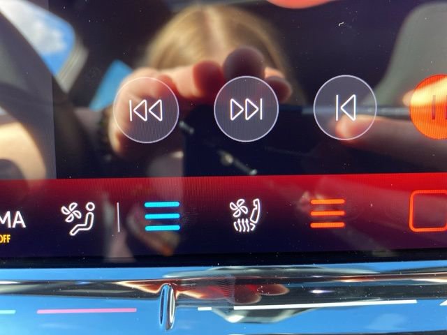 New 2025 Volkswagen GTI SE image 3