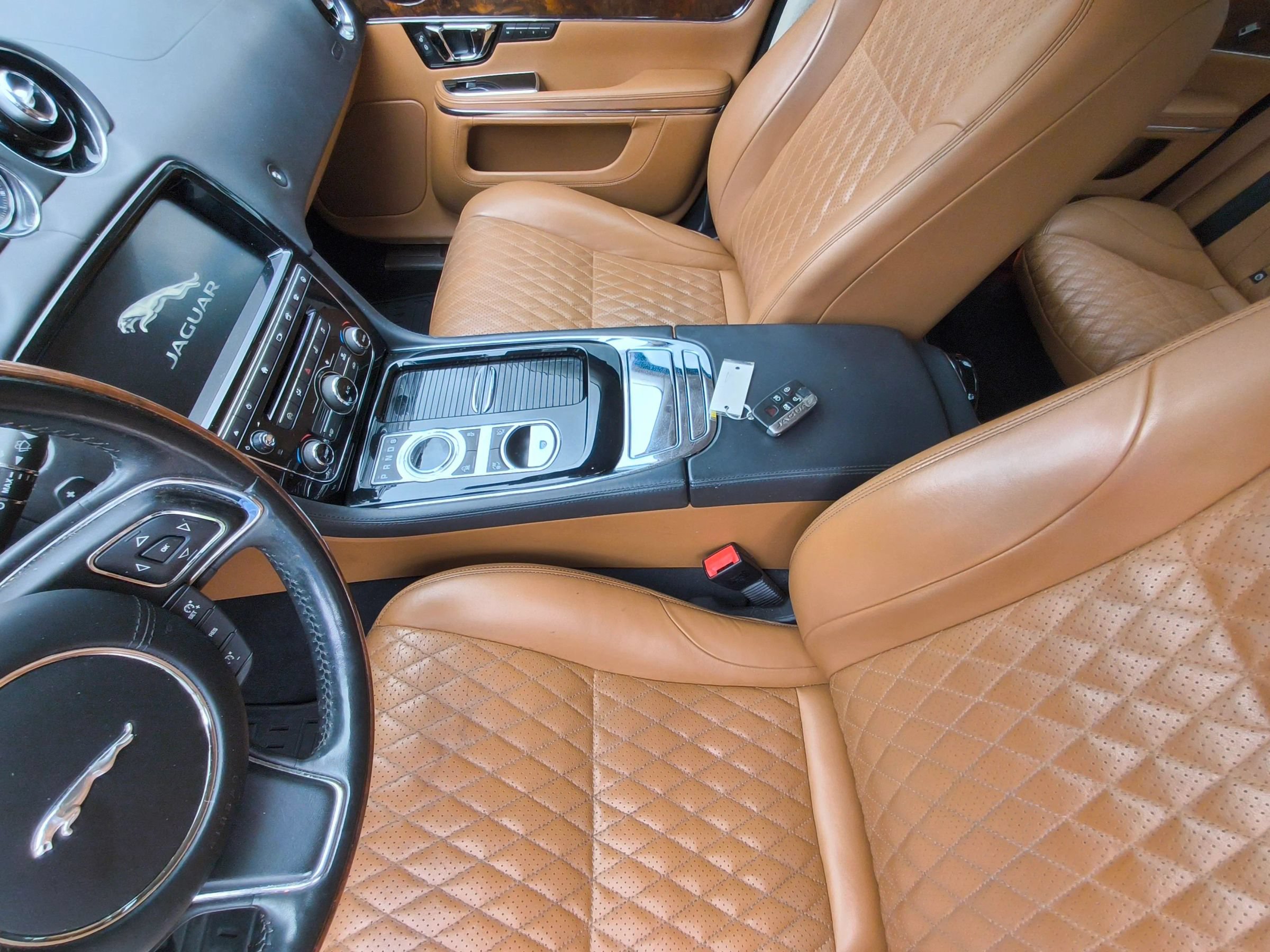 Used 2019 Jaguar XJ L Portfolio RWD image 25
