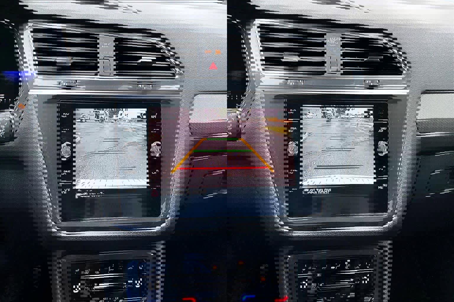 Certified 2022 Volkswagen Tiguan SE image 26