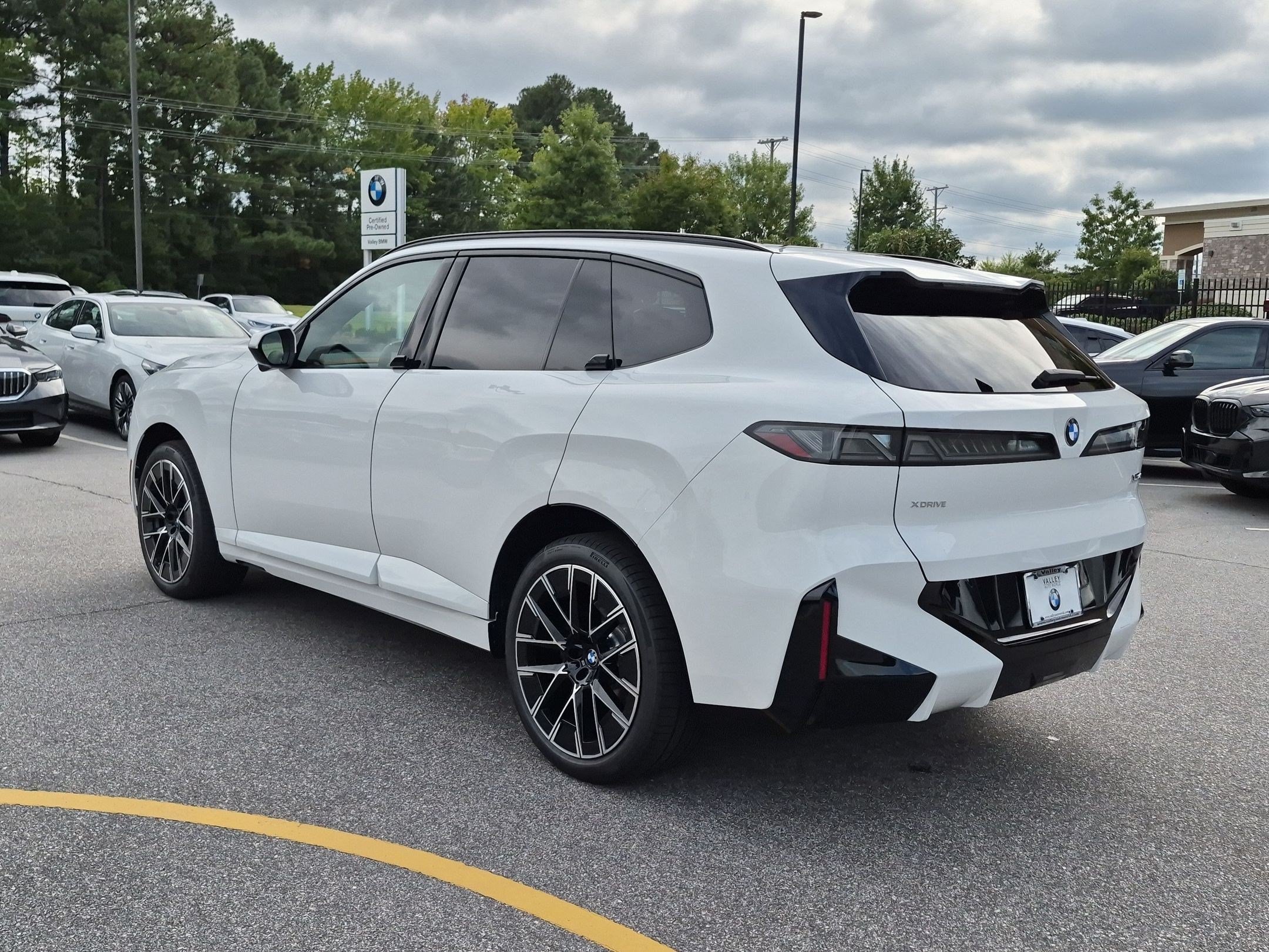 New 2027 BMW X5 xDrive50e w/ M Sport Package AWD/4WD image 5