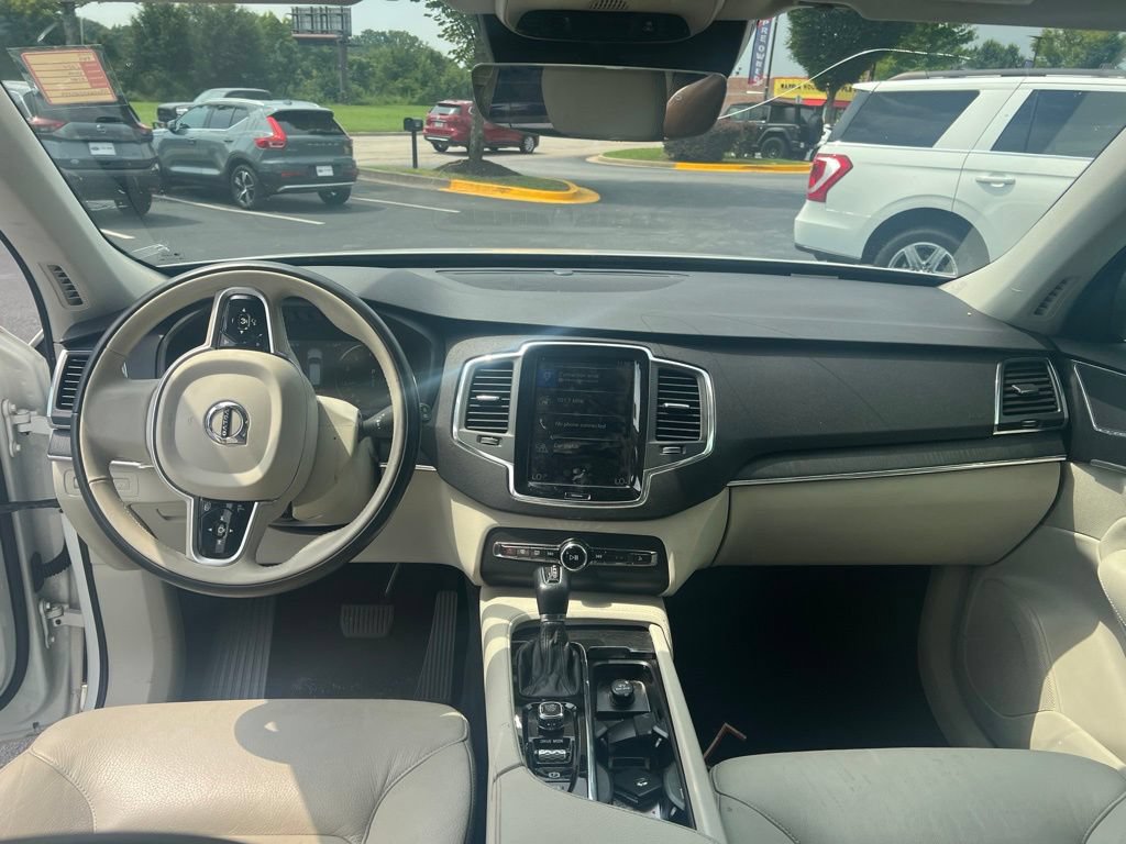 Used 2020 Volvo XC90 T5 Momentum w/ Protection Package Premier FWD image 11