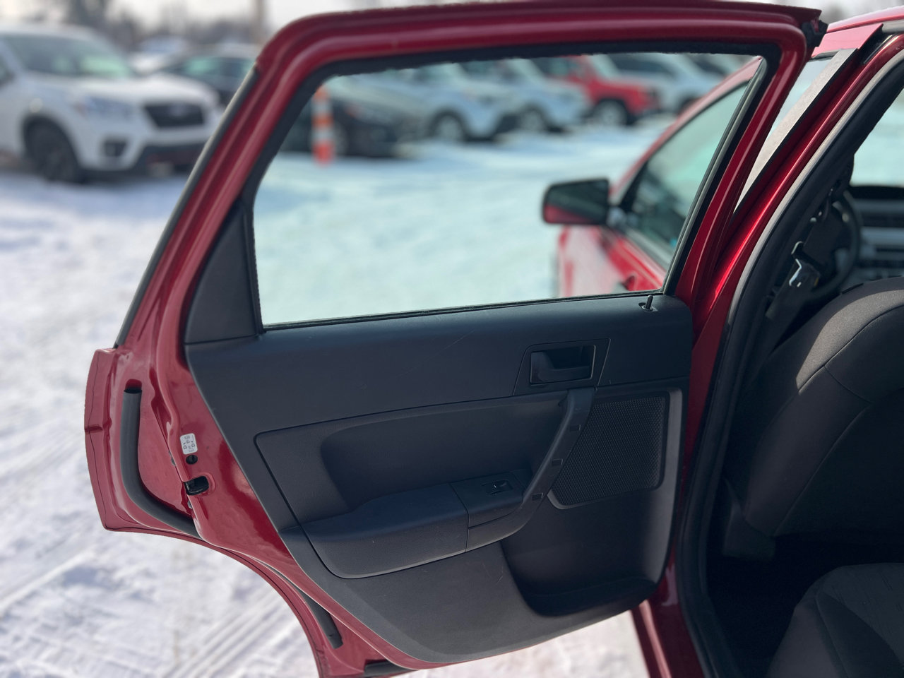 Used 2010 Ford Focus SE image 29