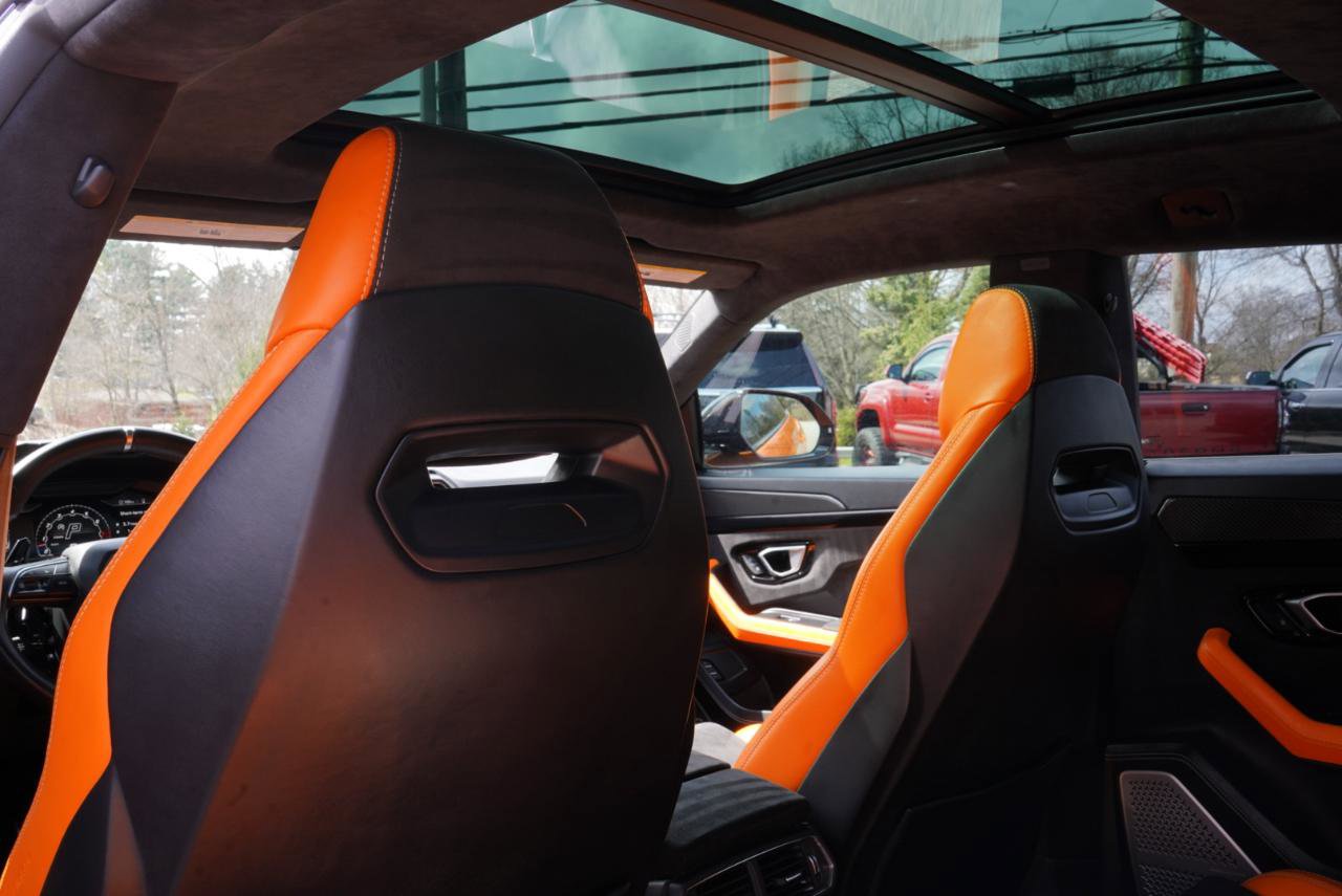 Used 2022 Lamborghini Urus AWD/4WD image 49