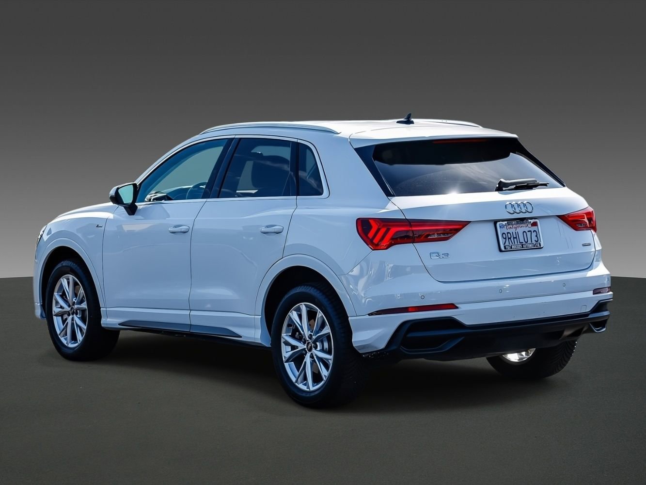 Used 2023 Audi Q3 2.0T Premium image 2