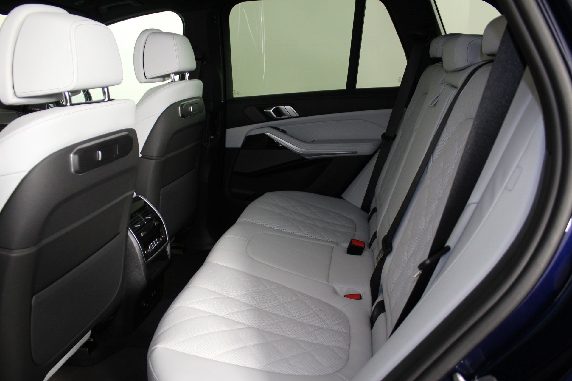 Used 2026 BMW X5 sDrive40i w/ Climate Comfort Package RWD image 21