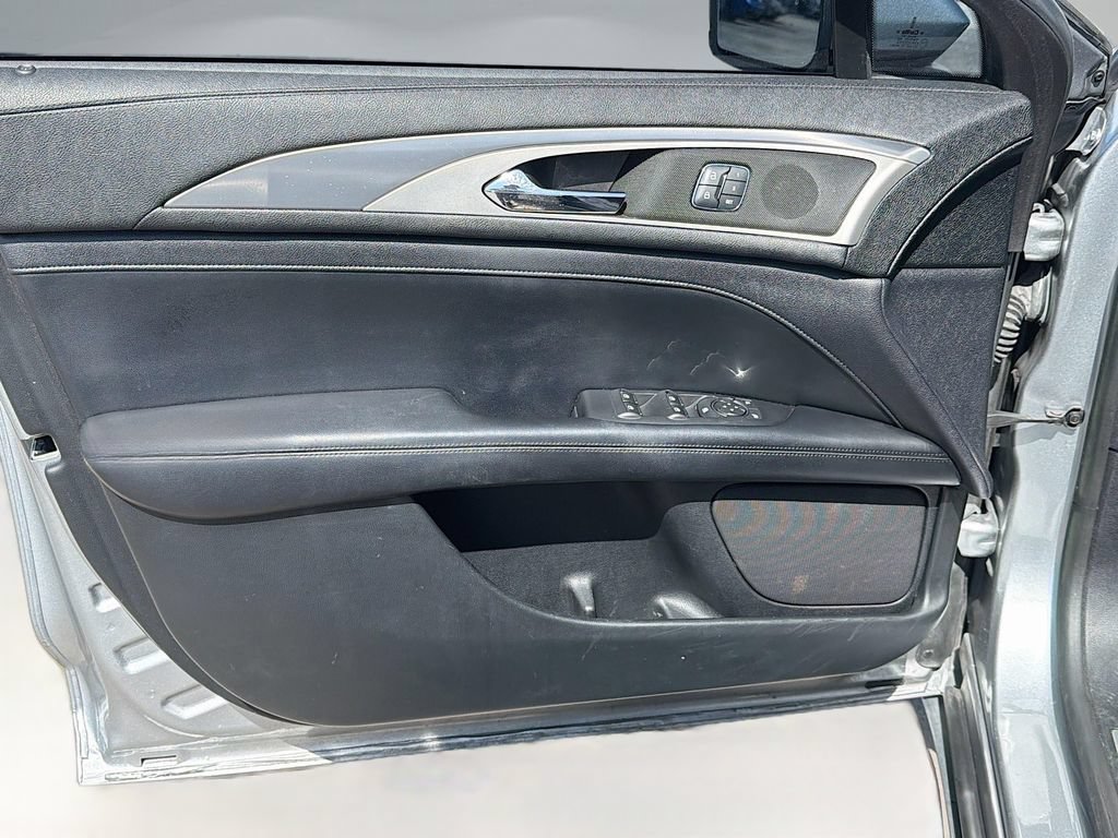 Used 2020 Lincoln MKZ FWD image 20