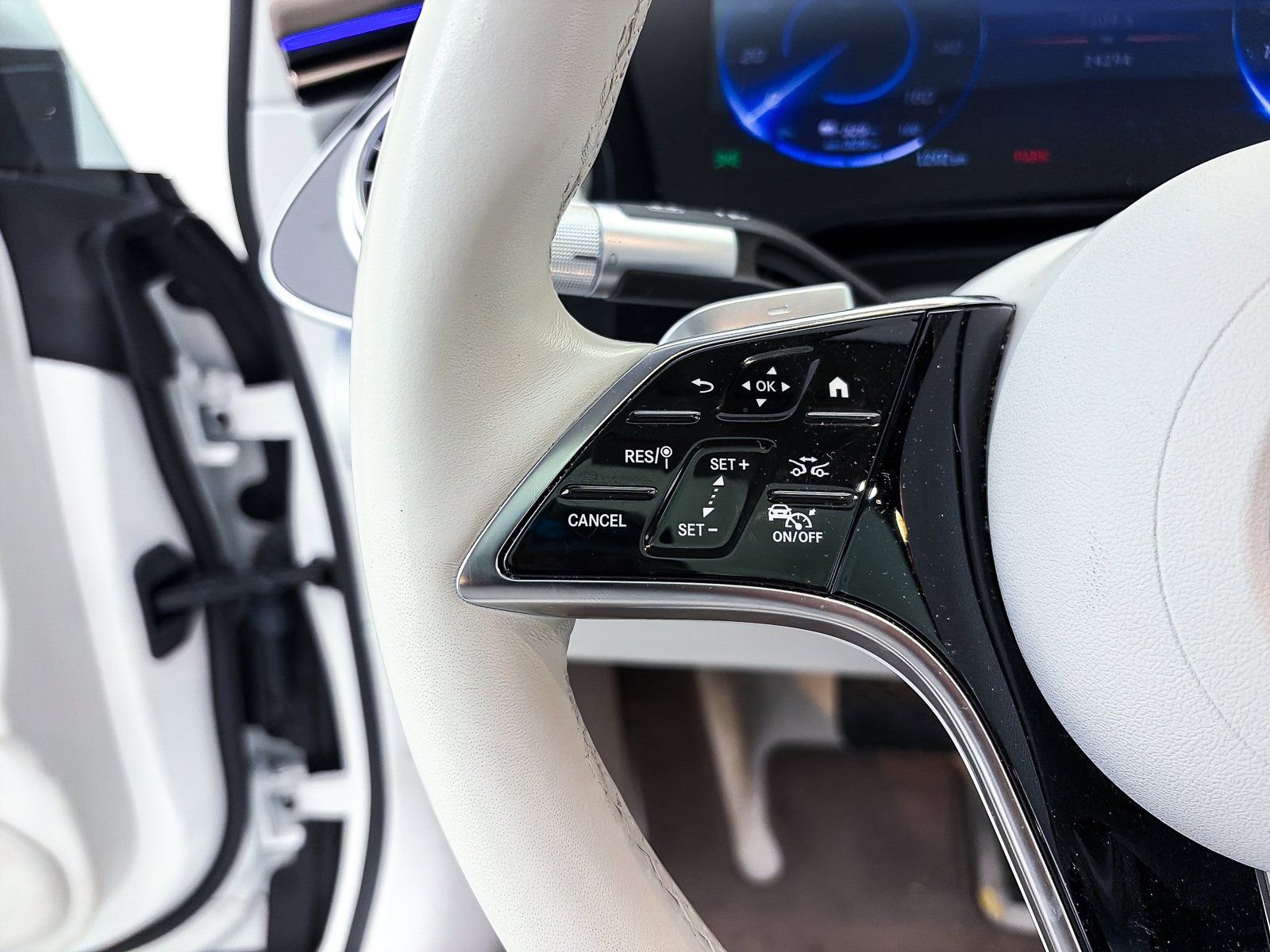 Used 2022 Mercedes-Benz EQS 580 4MATIC Sedan image 30