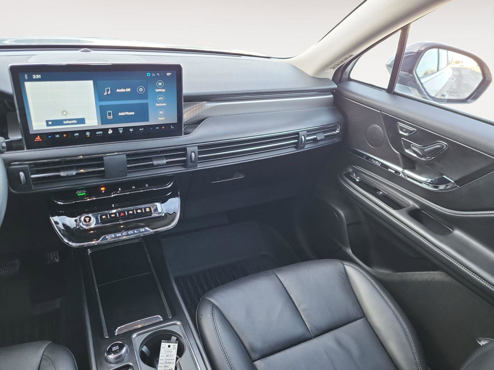 Used 2024 Lincoln Corsair Reserve w/ Towing Package image 12