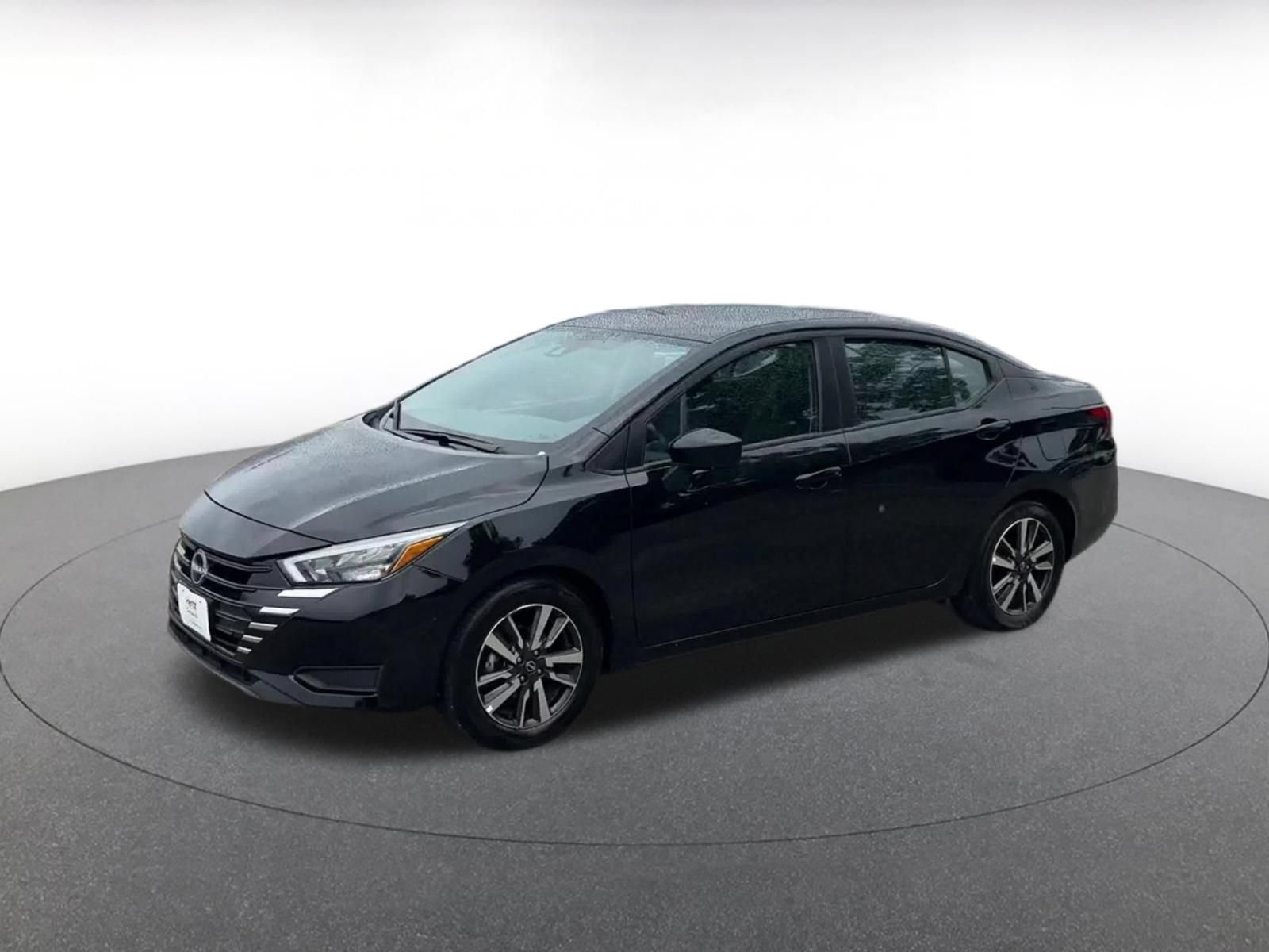 Used 2025 Nissan Versa SV FWD image 6