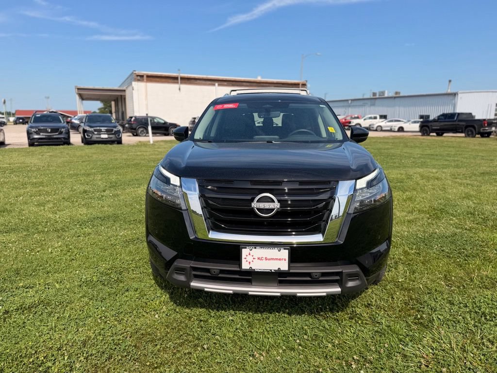 Certified 2025 Nissan Pathfinder SL w/ SL Premium Package FWD image 2