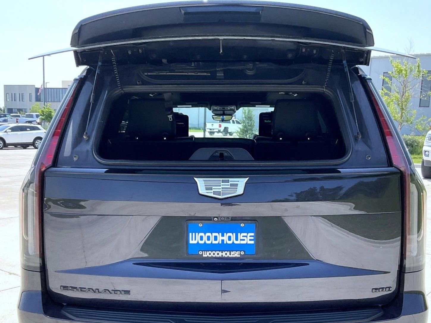 Used 2023 Cadillac Escalade Sport w/ LPO, ONYX Package image 26