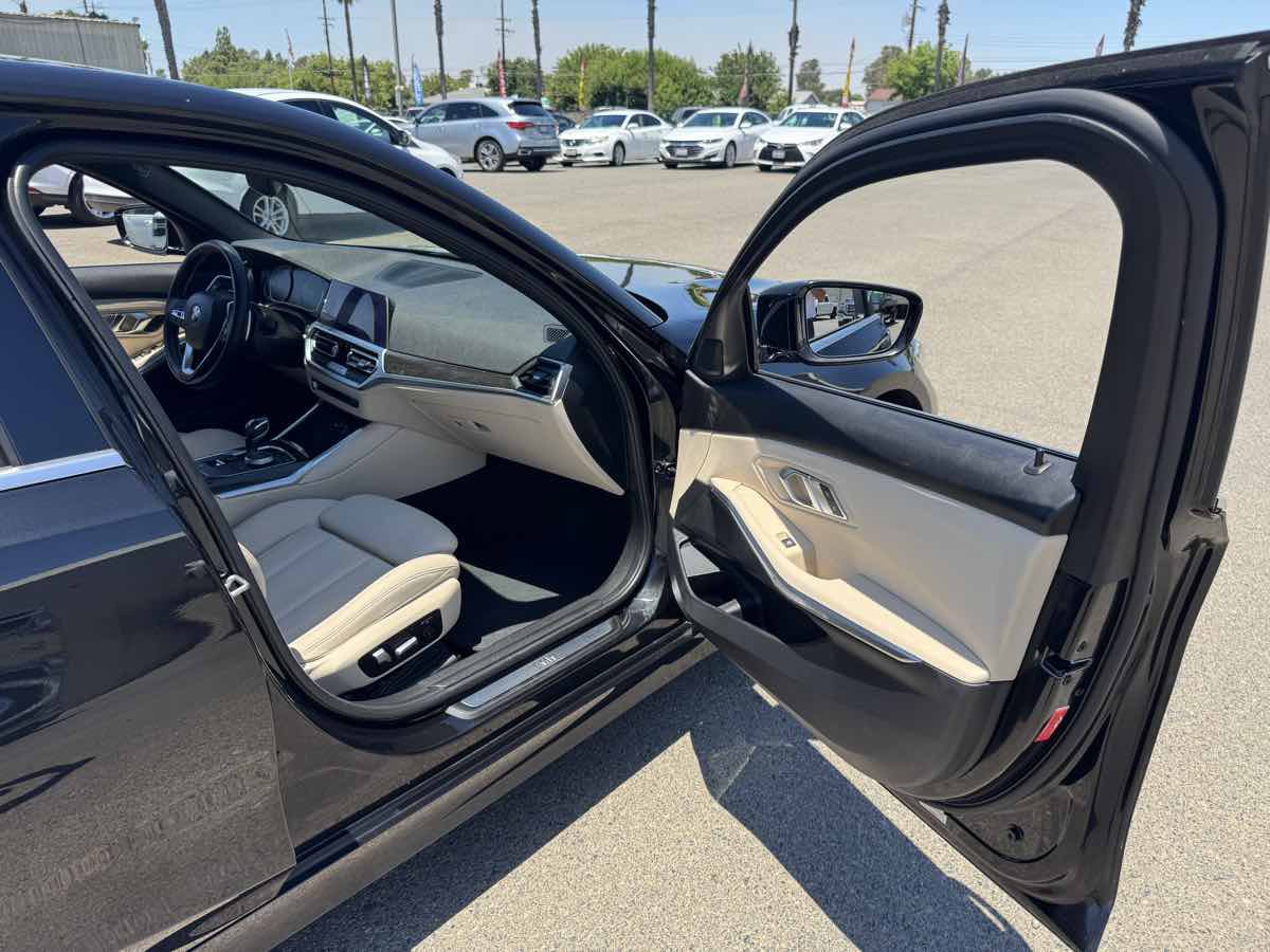 Used 2021 BMW 330i Sedan w/ Convenience Package RWD image 15