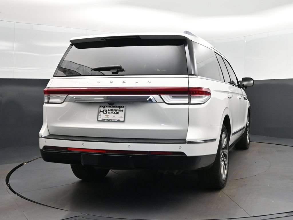 Used 2023 Lincoln Navigator Reserve AWD/4WD image 7