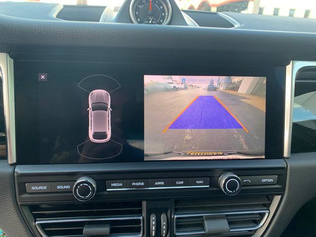 Used 2020 Porsche Macan image 12