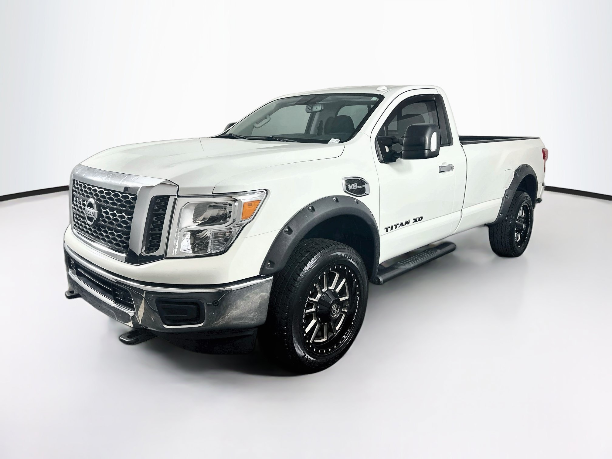 Used 2018 Nissan Titan SV w/ SV Convenience Package AWD/4WD image 3