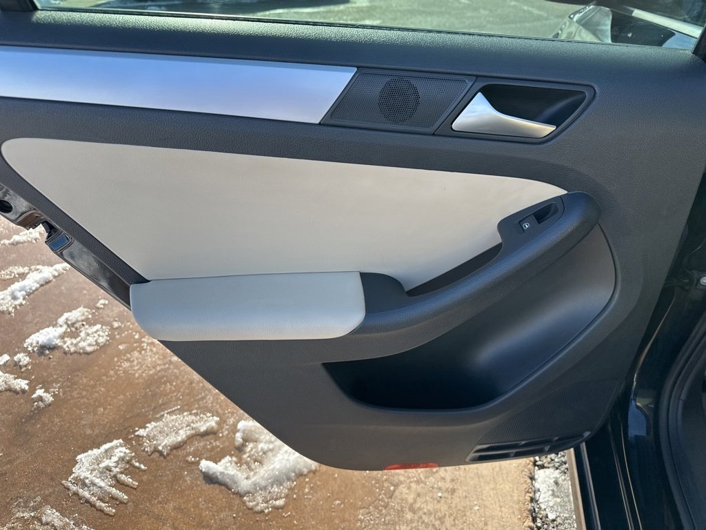 Used 2012 Volkswagen Jetta TDI image 22