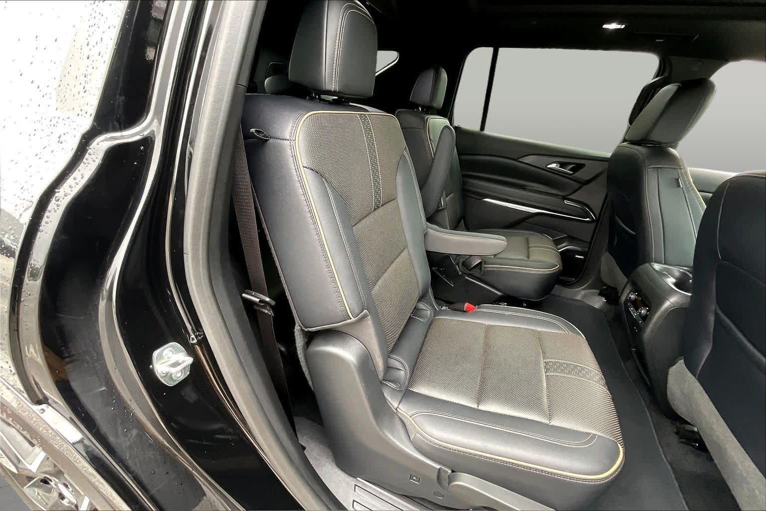 Used 2025 Chevrolet Traverse High Country w/ LPO, Floor Liner Package FWD image 41