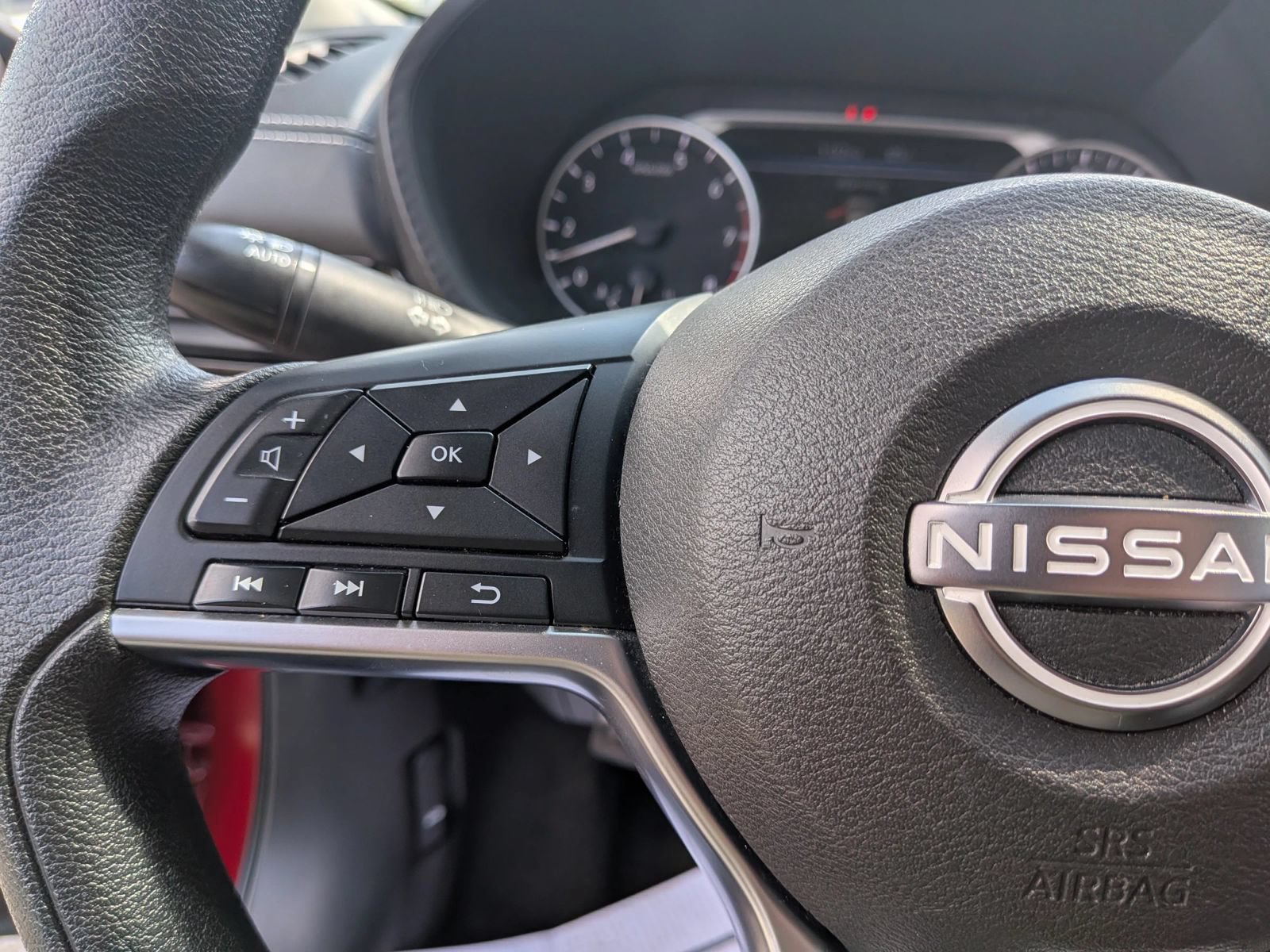 Used 2024 Nissan Sentra SV FWD image 39