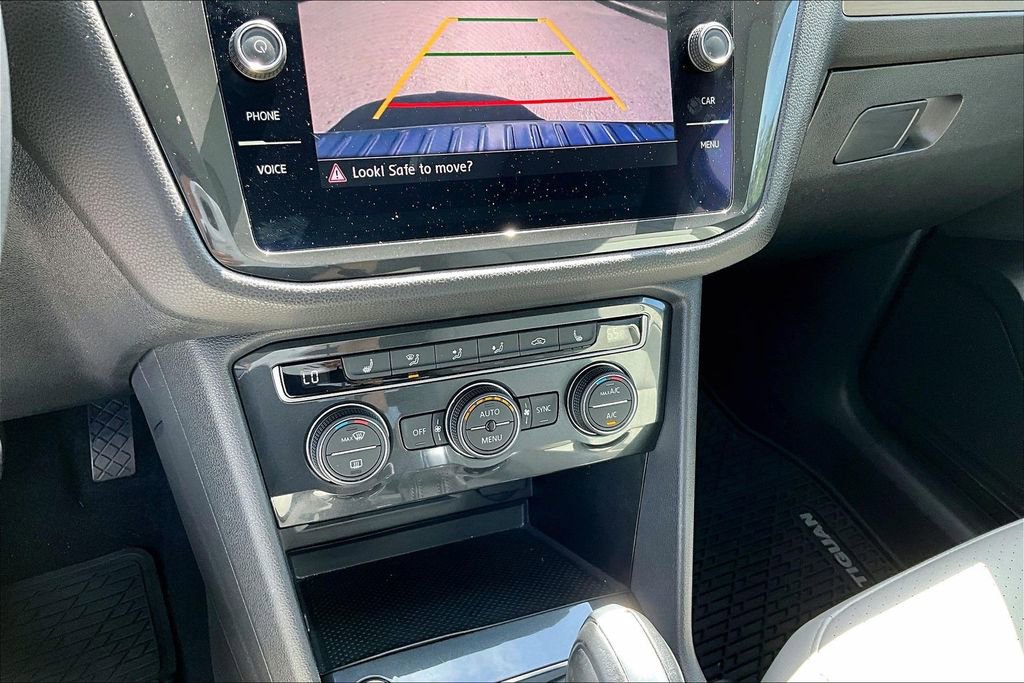 Used 2019 Volkswagen Tiguan SE w/ Panoramic Sunroof Package image 16