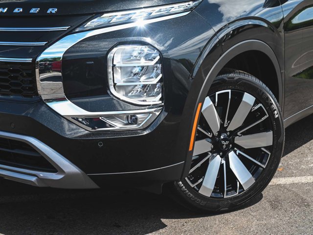 New 2025 Mitsubishi Outlander SE image 35