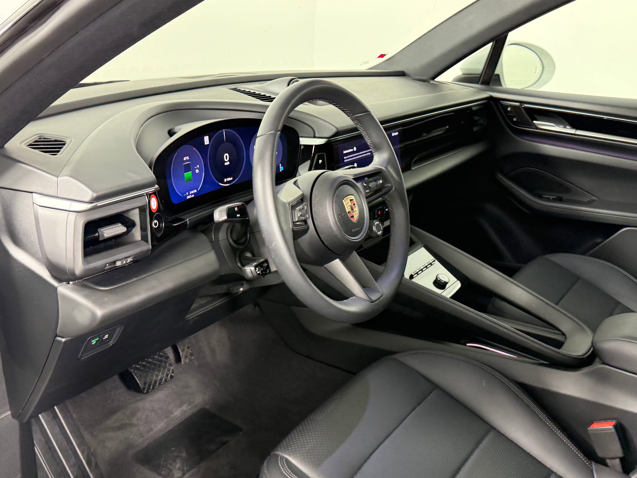 New 2025 Porsche Macan Electric image 4