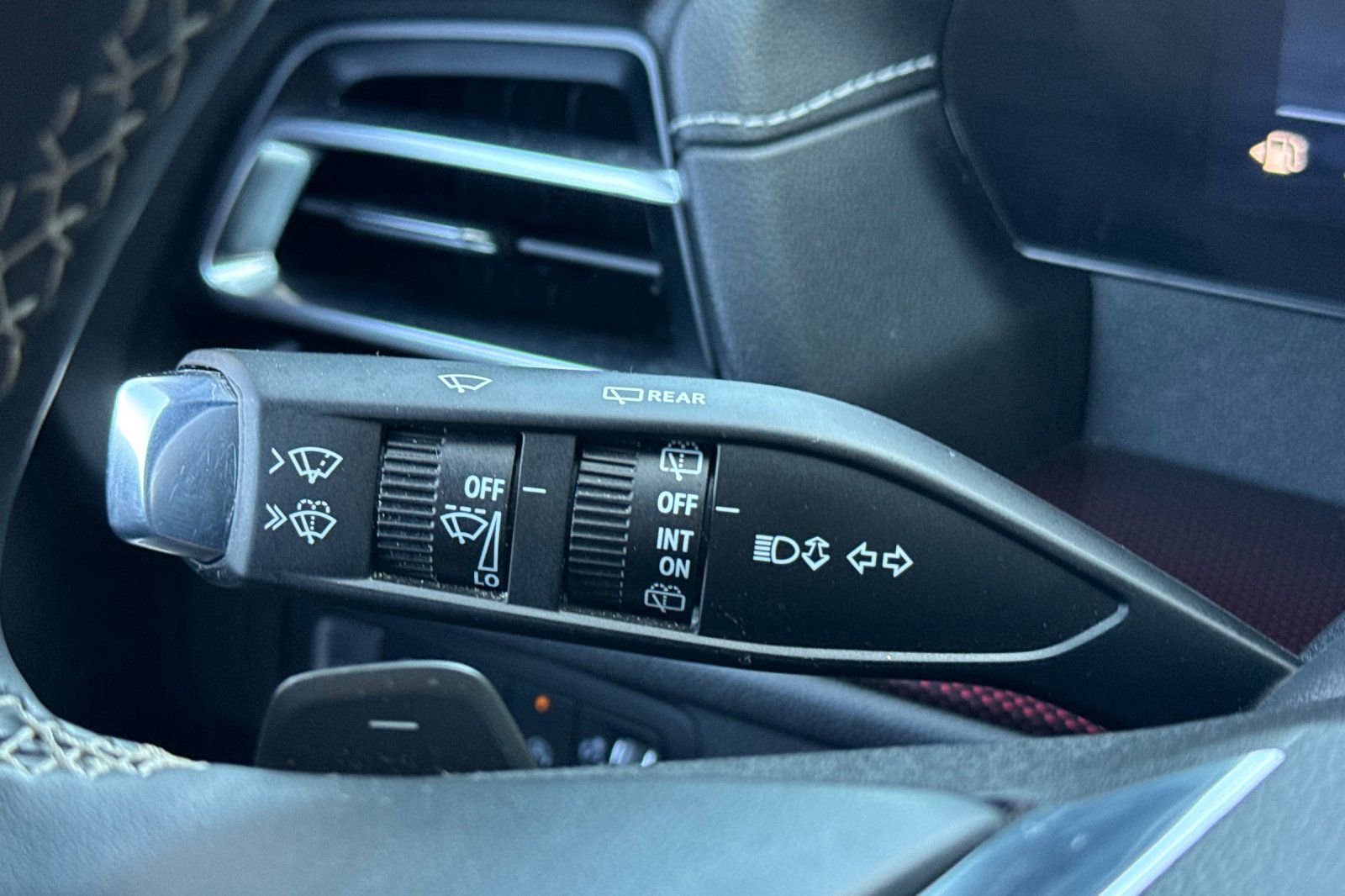 Used 2025 Chevrolet Traverse Z71 image 37