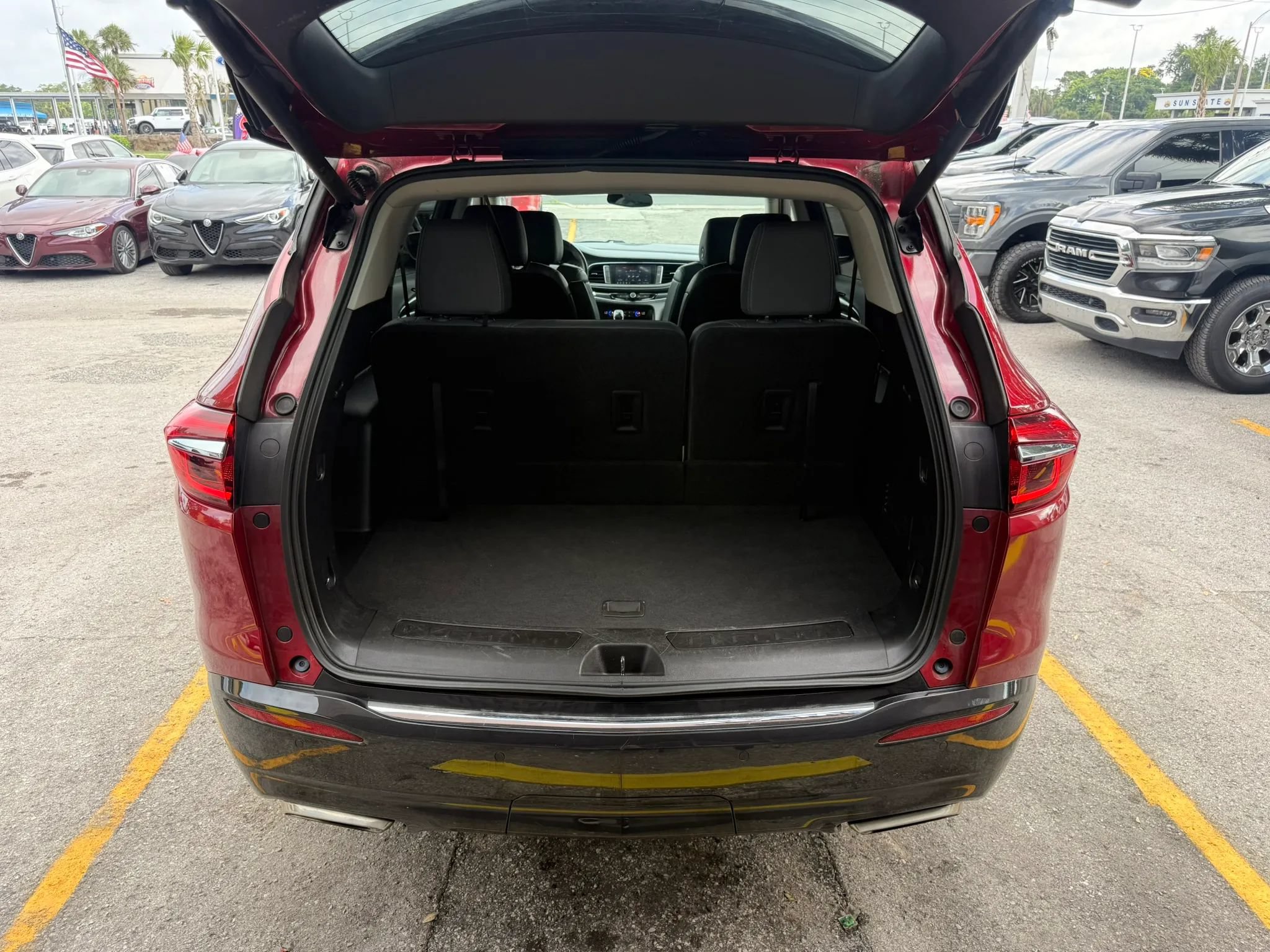 Used 2020 Buick Enclave Essence FWD image 7