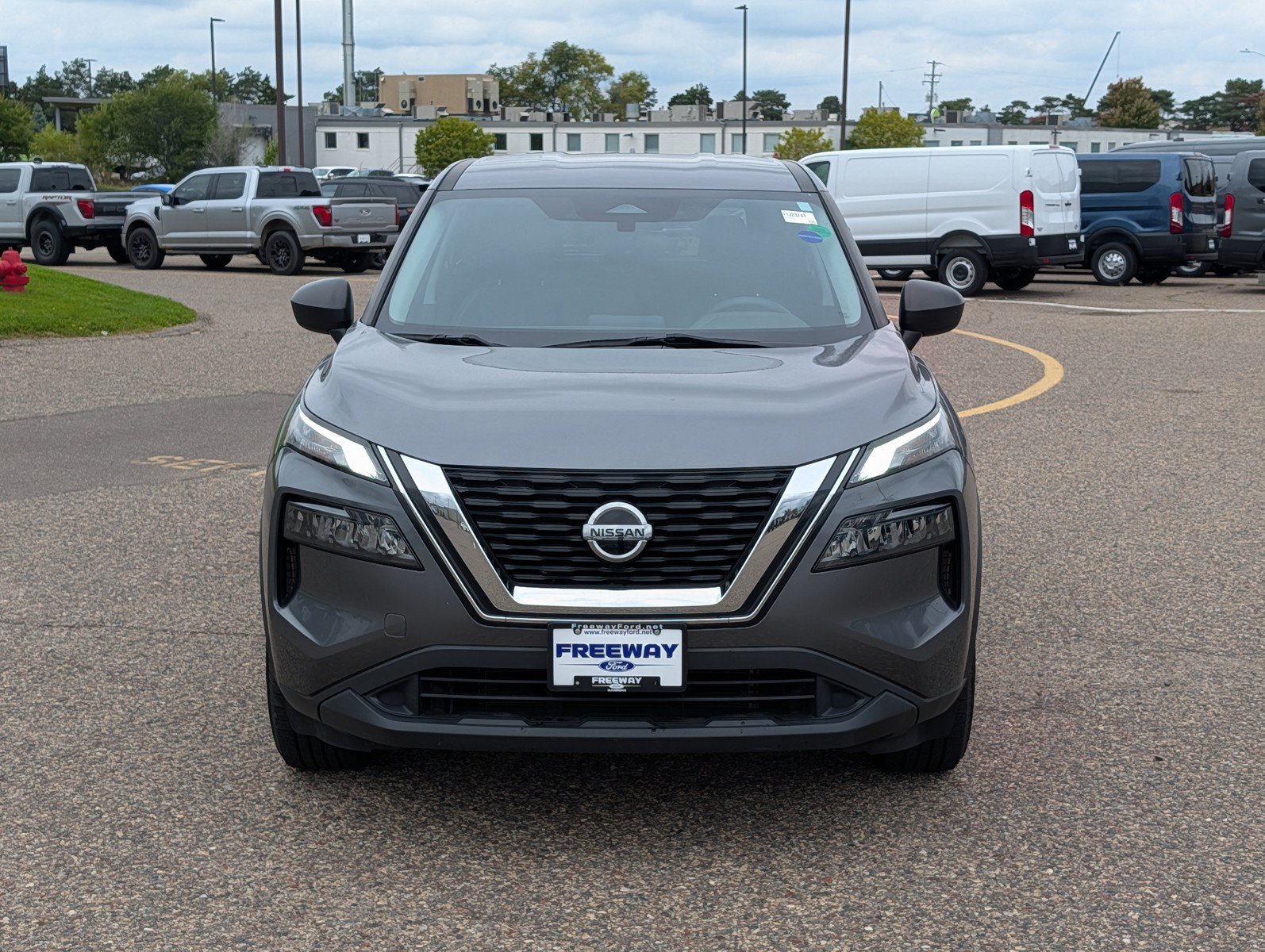 Used 2021 Nissan Rogue S AWD/4WD image 8