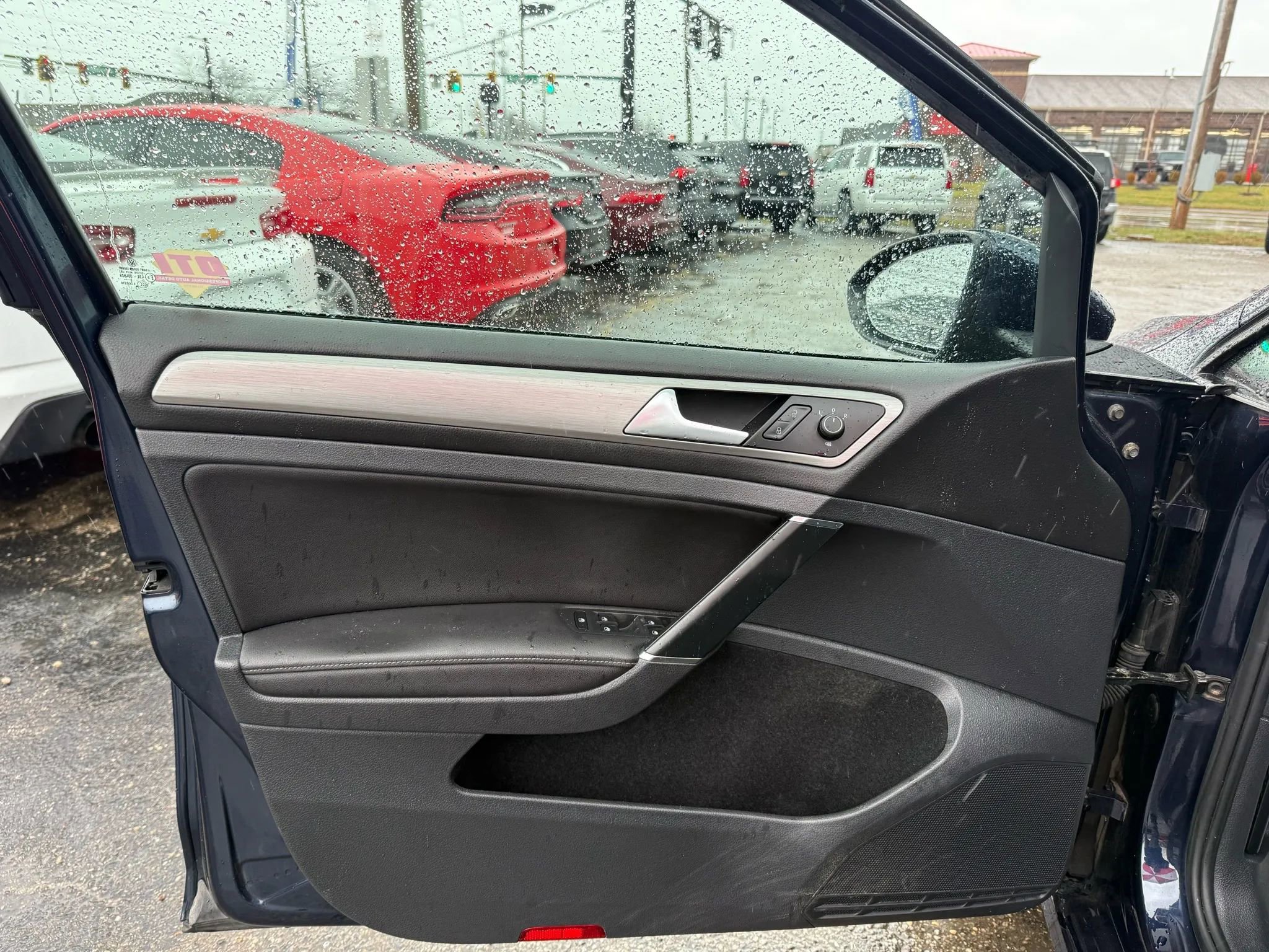 Used 2017 Volkswagen Golf Wolfsburg Edition image 10