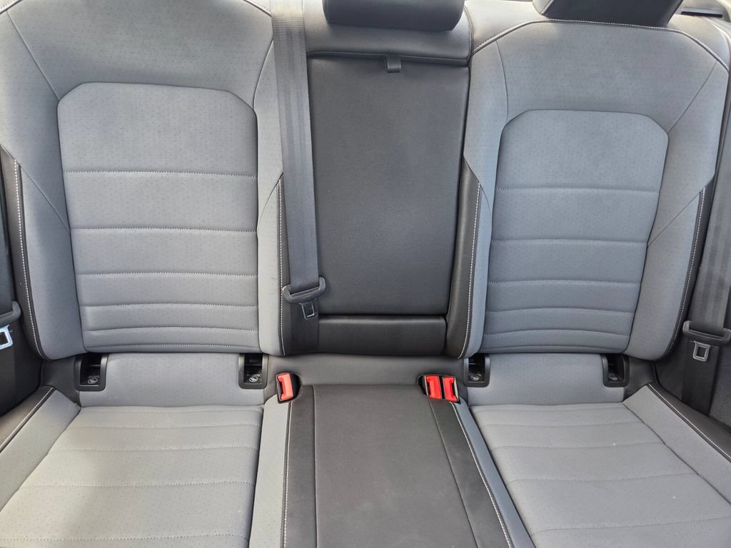Used 2025 Volkswagen Jetta SE FWD image 28