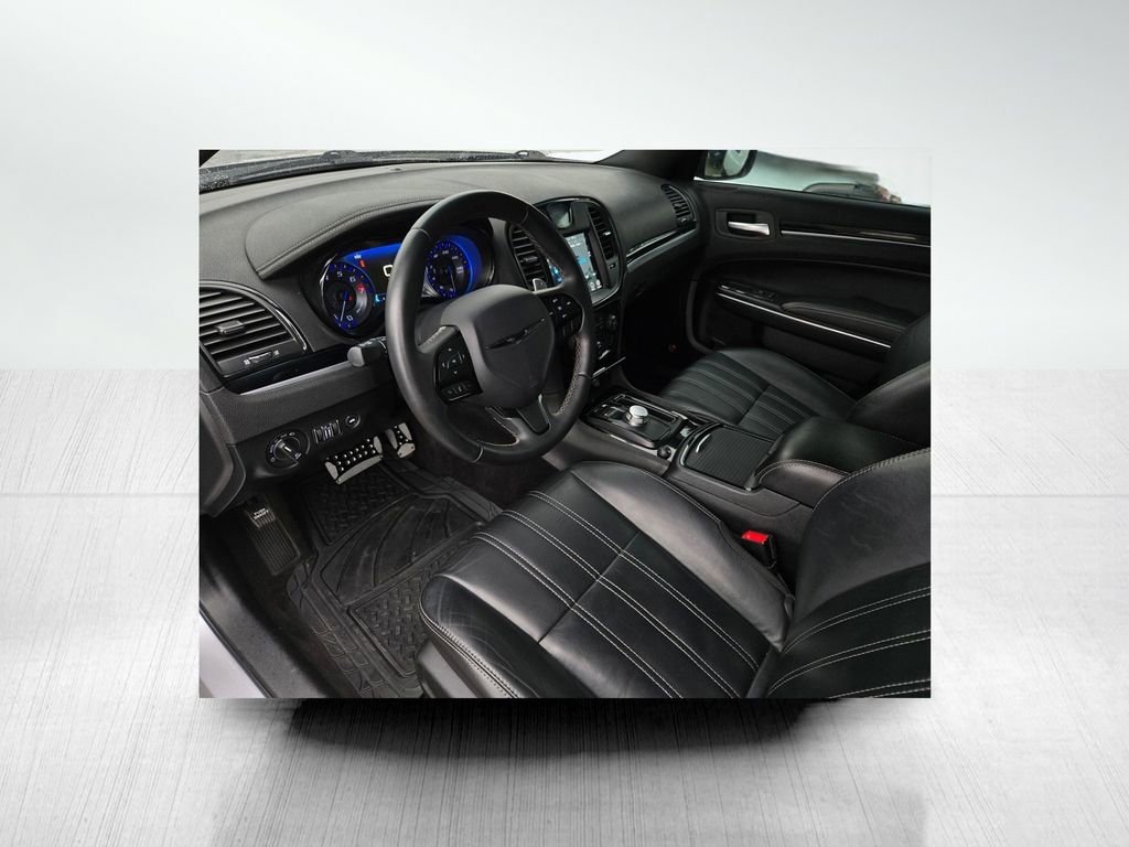 Used 2017 Chrysler 300 S image 9
