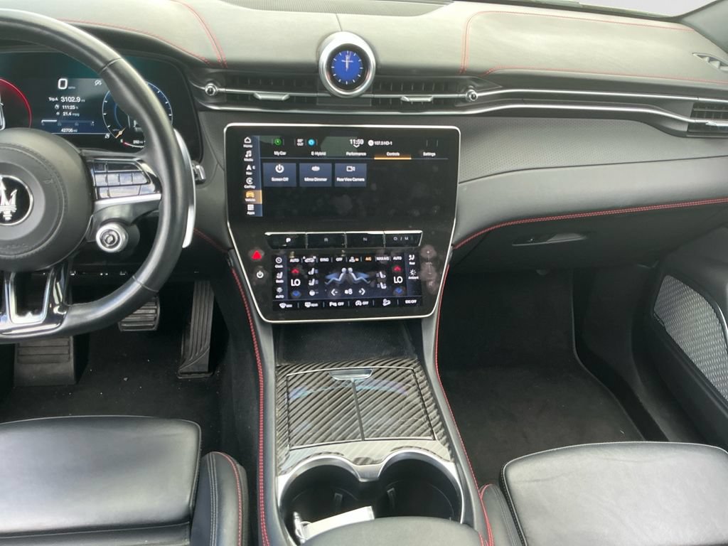 Used 2023 Maserati Grecale Modena AWD/4WD image 11