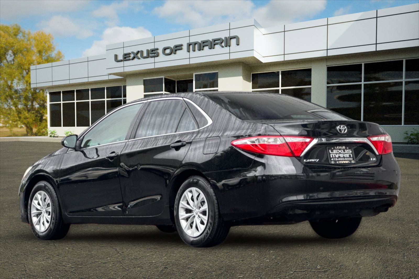 Used 2015 Toyota Camry LE FWD image 3