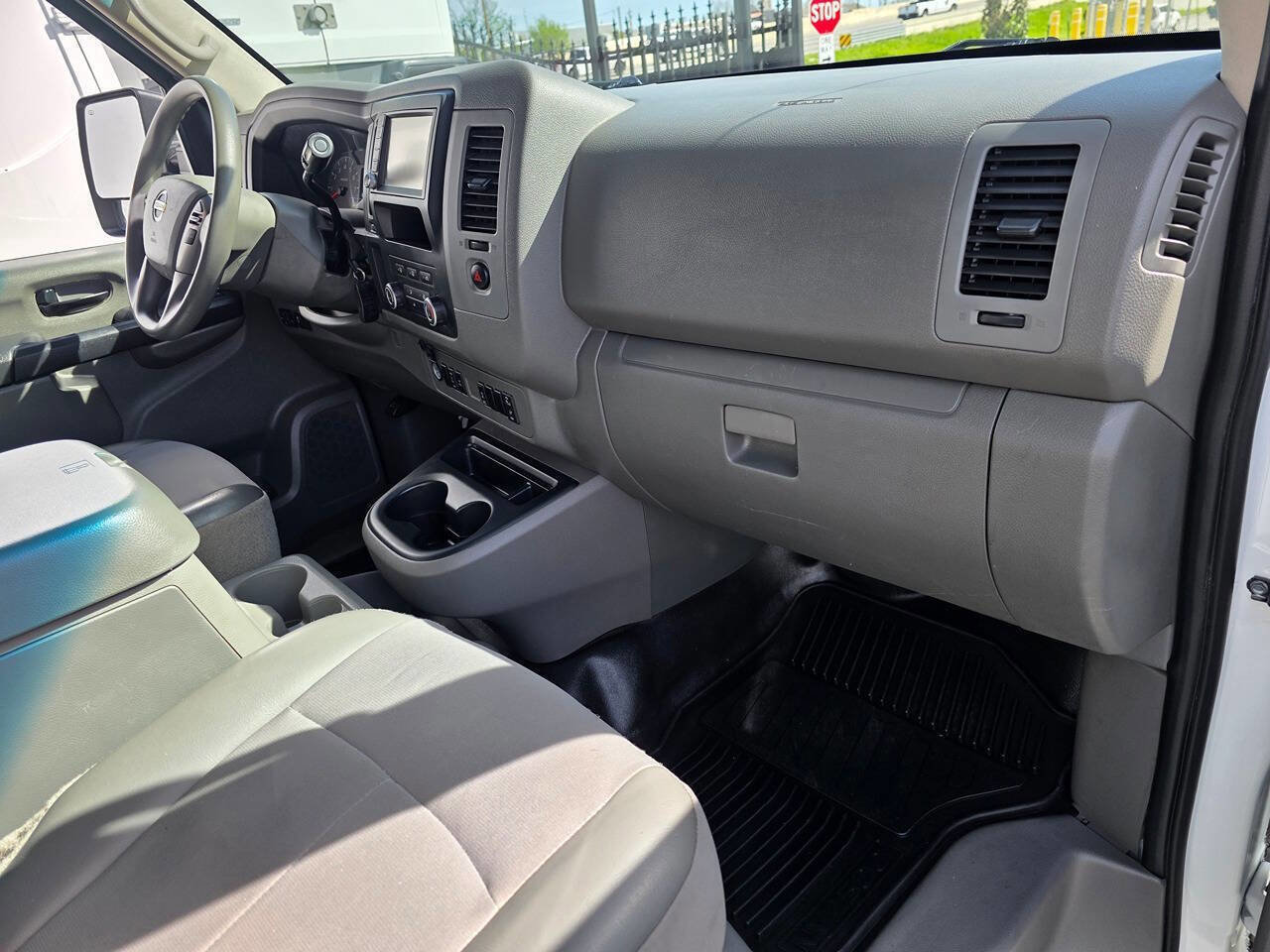 Used 2021 Nissan NV 2500 SV RWD image 21