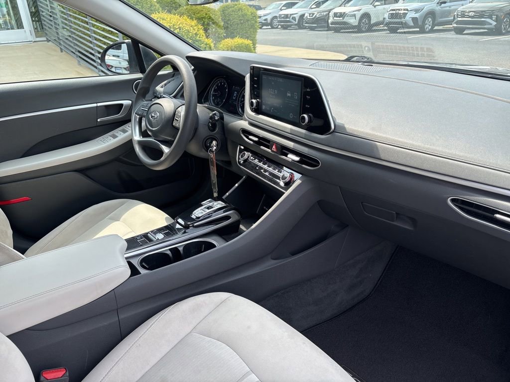 Used 2023 Hyundai Sonata SE w/ Cargo Package image 12