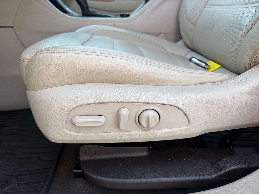 Used 2019 GMC Acadia Denali w/ Technology Package FWD image 24