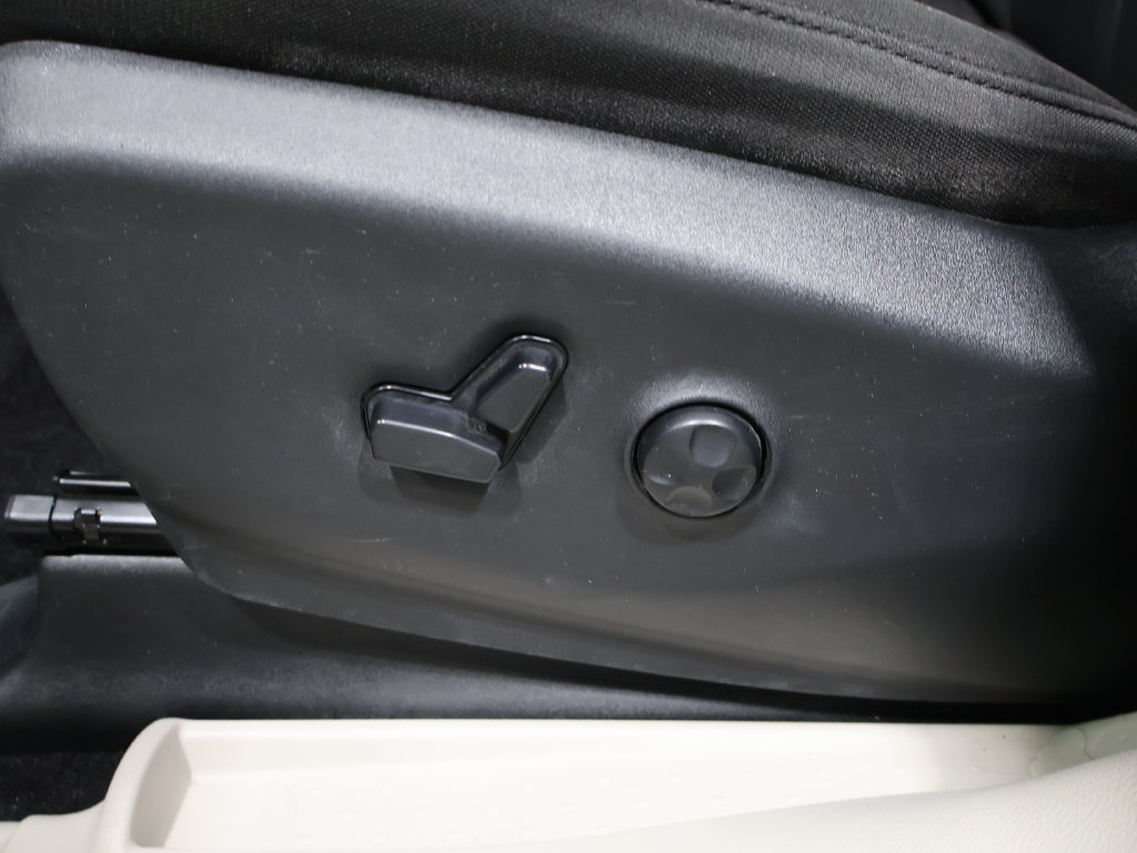 Used 2018 Chrysler Pacifica Touring Plus FWD image 13