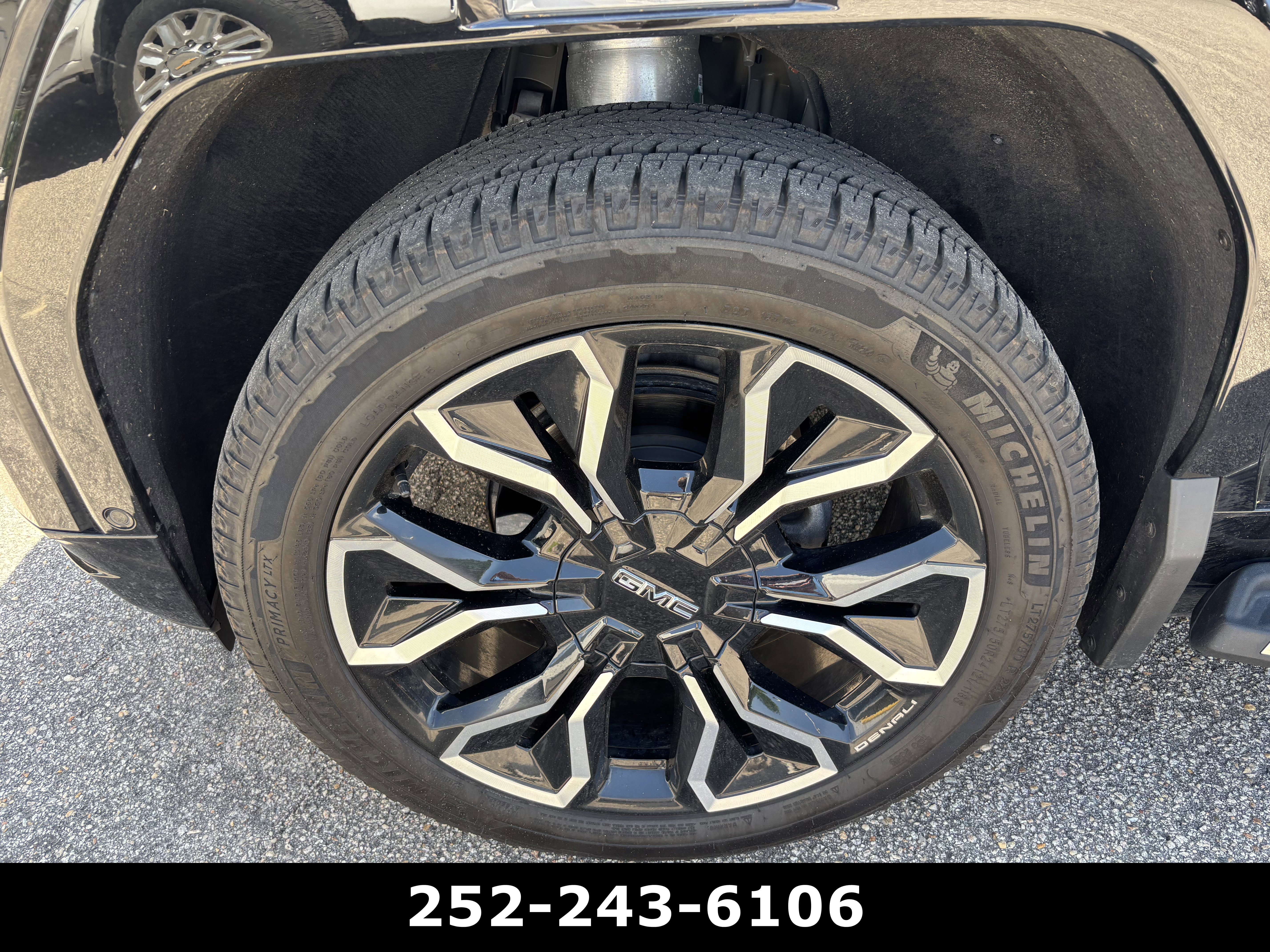 Used 2025 GMC Sierra EV Denali AWD/4WD image 4