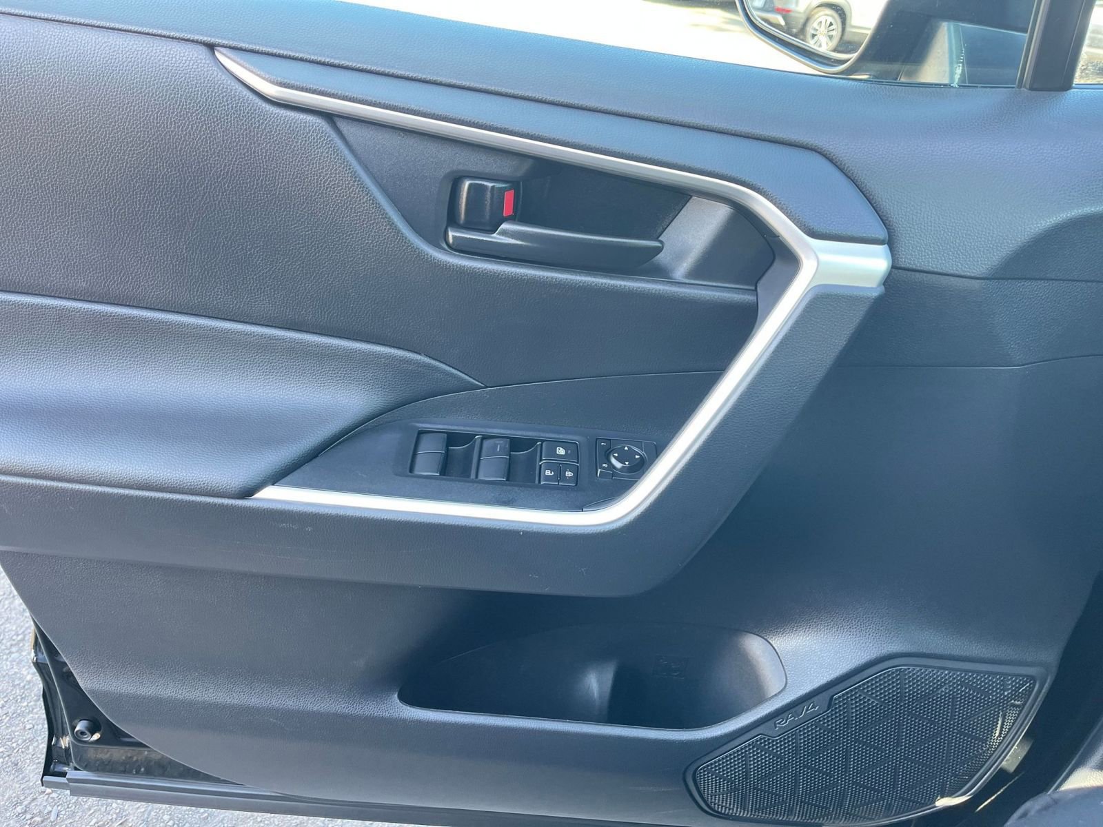 Used 2025 Toyota RAV4 LE image 18