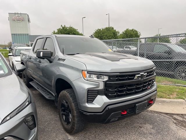 Used 2023 Chevrolet Silverado 1500 LT Trail Boss w/ LT Trail Boss Premium Package AWD/4WD image 1