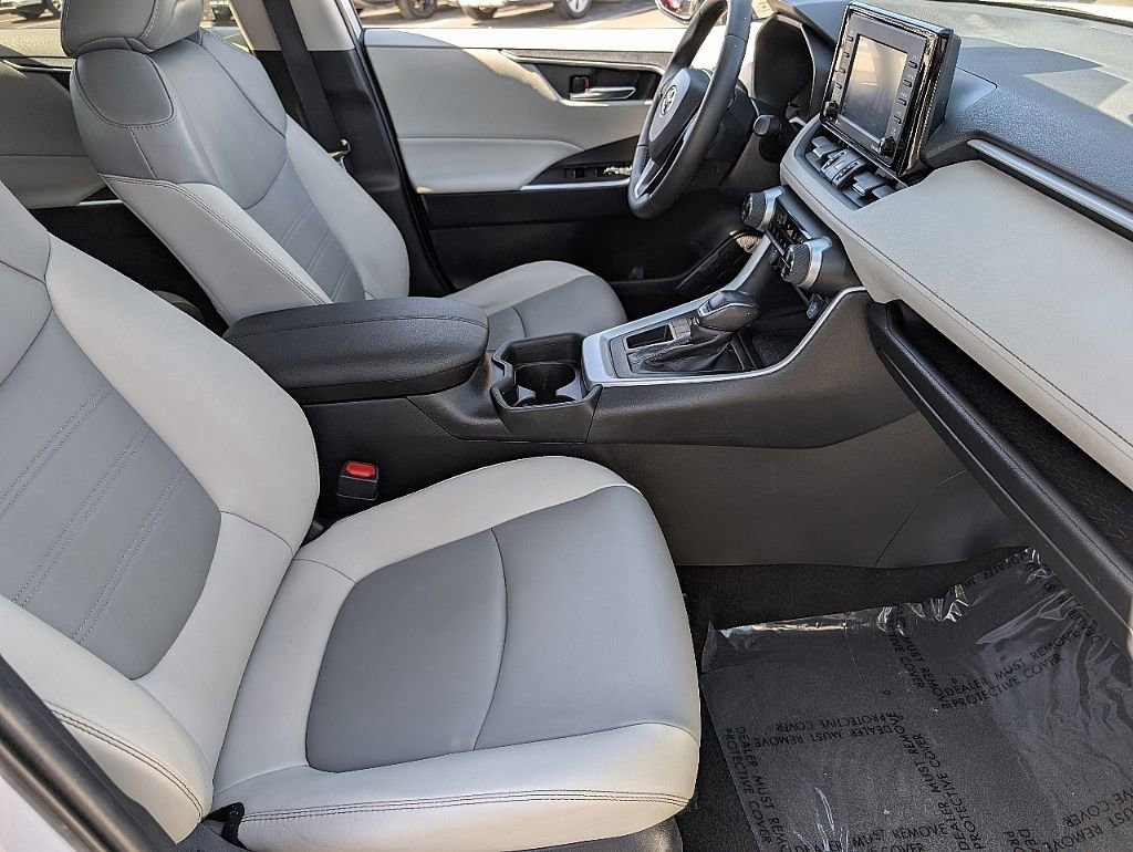 Used 2021 Toyota RAV4 XLE Premium w/ Carpet Mat Package (TMS) image 18