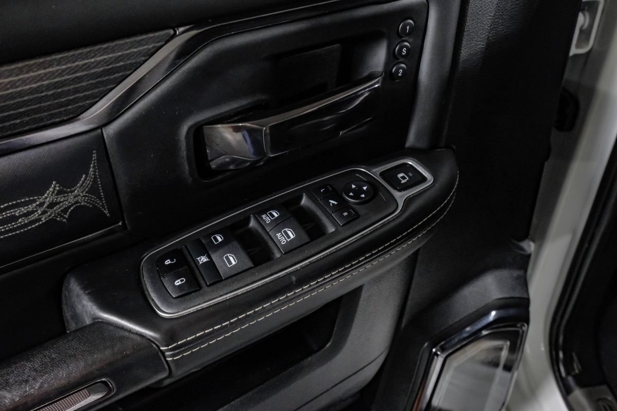Used 2022 RAM 3500 Limited AWD/4WD image 35